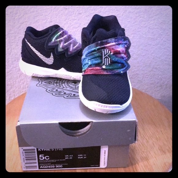 Nike Kyrie 5 - Picture 1 of 4